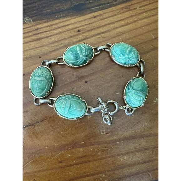 Vintage Bracelet Lucite Green Swirl Scarab Beetles Egyptian Gold Tone 6.75-7.75” - Picture 1 of 6
